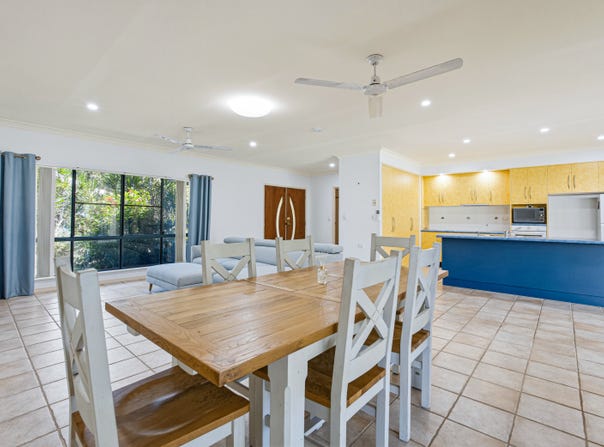 44 Holland St, Wongaling Beach, Qld 4852