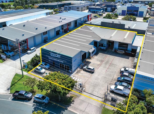 15 Main Drive, Warana, Qld 4575