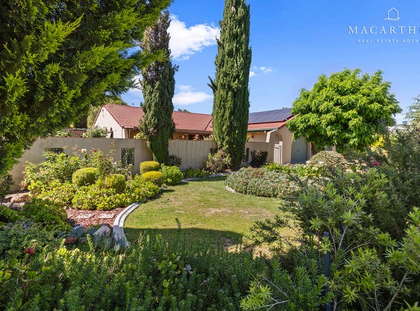 74 Balmoral Cresent, Lake Albert, NSW 2650