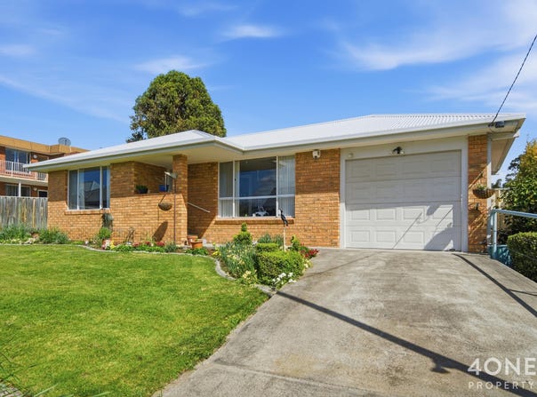 14A Wellington Road, Lindisfarne, Tas 7015