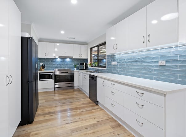 11 Argyle Street, Petrie, Qld 4502