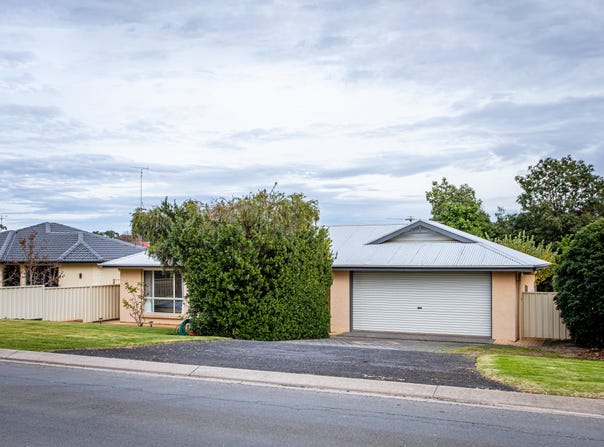 114 Cedar Avenue, Naracoorte, SA 5271