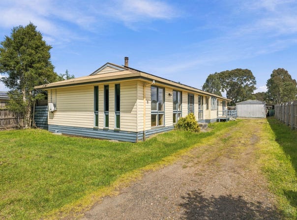 17 Weir Road, Heyfield, Vic 3858