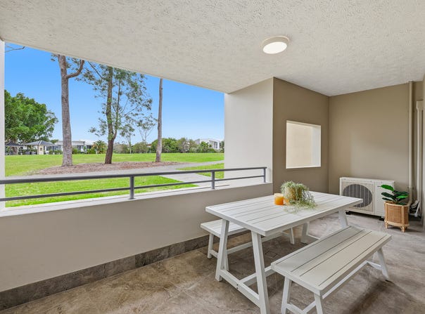 4/10 Valbonne Avenue, Varsity Lakes, Qld 4227