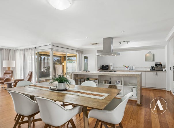 7 Randwick Bend, Harrisdale, WA 6112