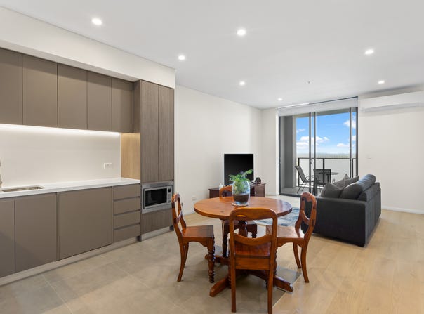 704B/8 Village Place, Kirrawee, NSW 2232