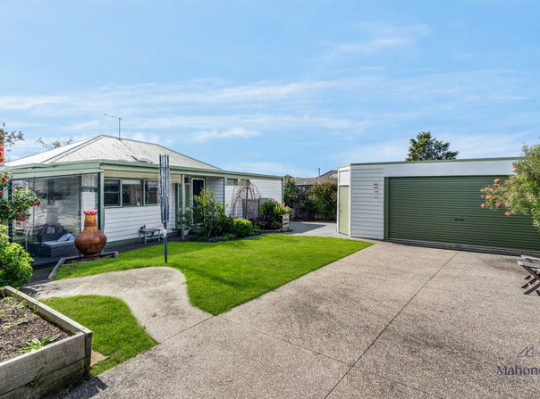 10 Boronia Street, Newcomb, Vic 3219