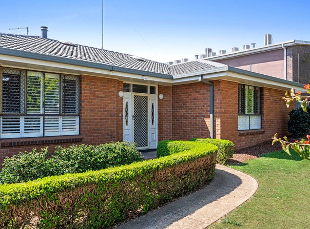 17 Blake Street, Wilsonton, Qld 4350