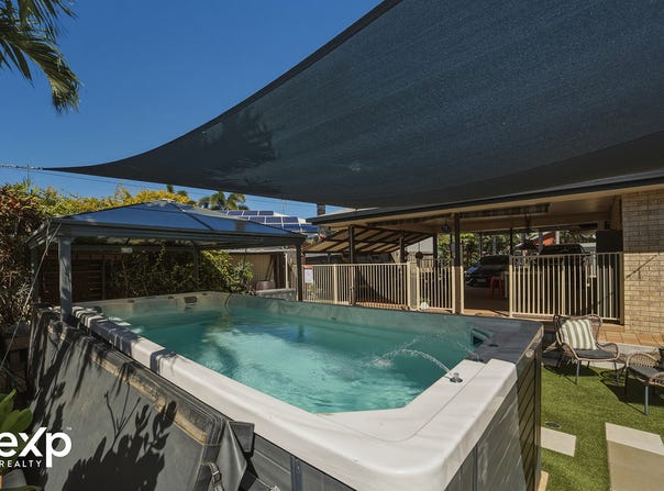 4 Cuthbert Court, Slade Point, Qld 4740