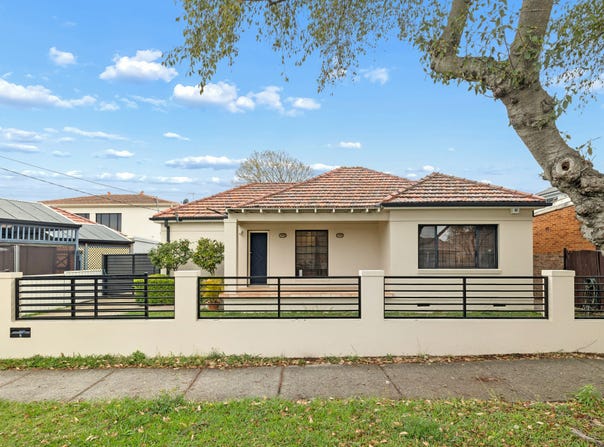 3 Illawarra Parade, Beverly Hills, NSW 2209