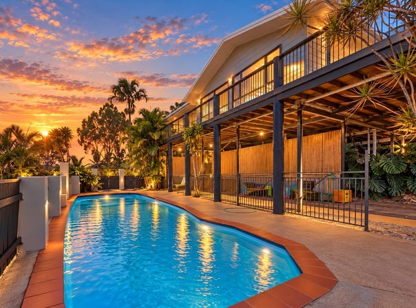 17 South Molle Boulevard, Cannonvale, Qld 4802