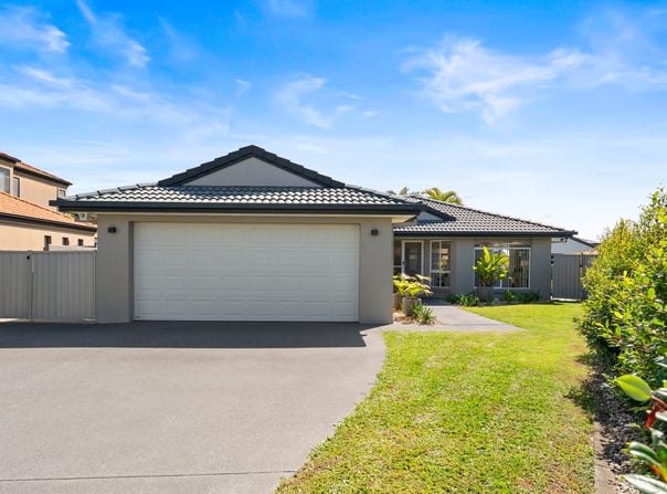 22 Dallow Crescent, Helensvale, Qld 4212