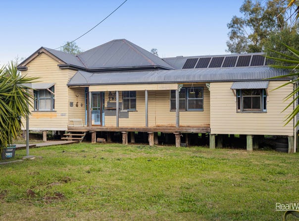 8 Kann Street, Goombungee, Qld 4354
