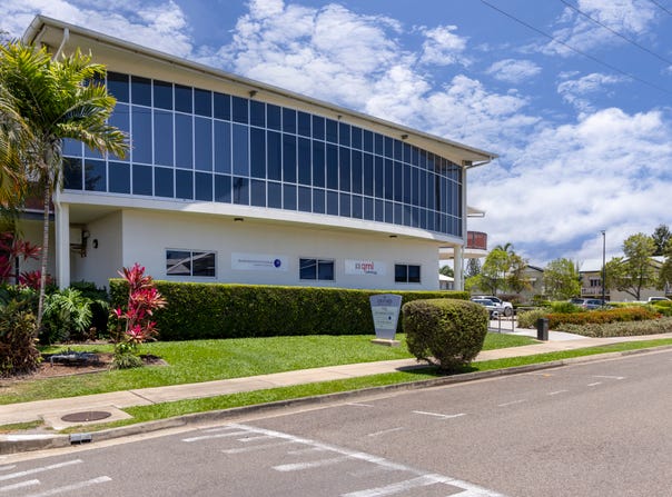 18 Oxford Street, Hyde Park, Qld 4812