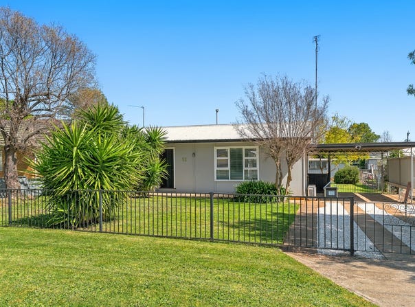 12 Kibbler Street, Cowra, NSW 2794