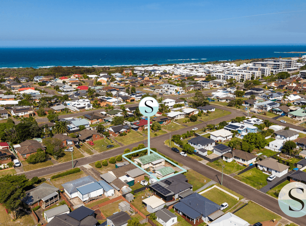 22 Alexander Avenue, Caves Beach, NSW 2281