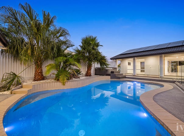 1 Rudd Street, Broadbeach Waters, Qld 4218