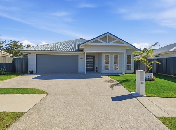 32 Grouper Crescent, Moonee Beach, NSW 2450