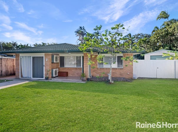 7 Brampton Avenue, Bucasia, Qld 4750