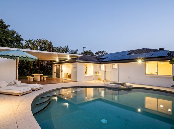39 Honeyeater Drive, Burleigh Waters, Qld 4220