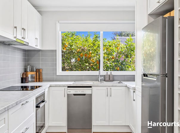 2/2 Orange Grove, Bayswater, Vic 3153