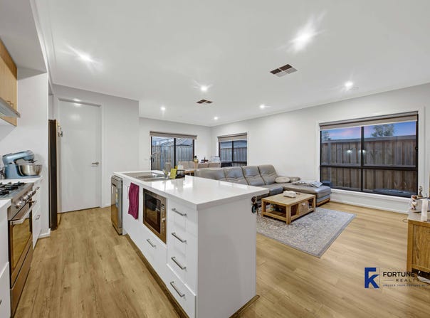 4 Isherwood Road, Deanside, Vic 3336