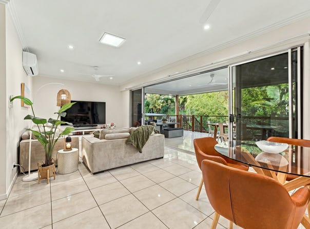 7 Bellevue Crescent, Edge Hill, Qld 4870