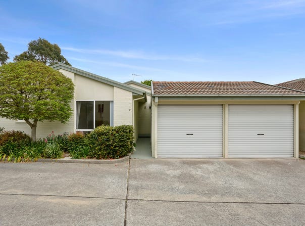 7/4-10 Brudenell Drive, Jerrabomberra, NSW 2619