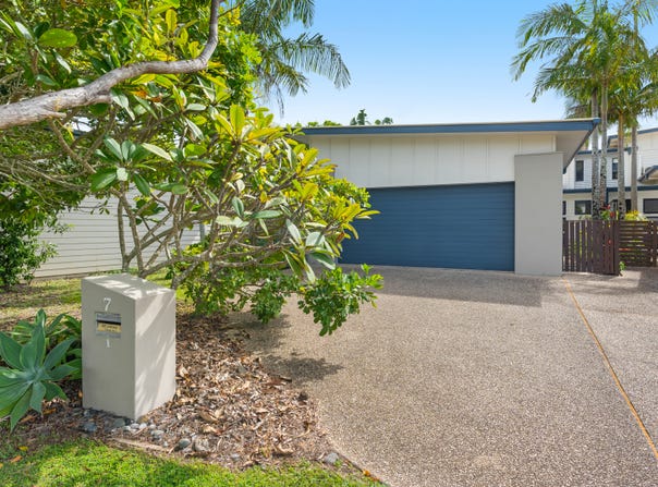 1/7 Suzanne Close, Mudjimba, Qld 4564