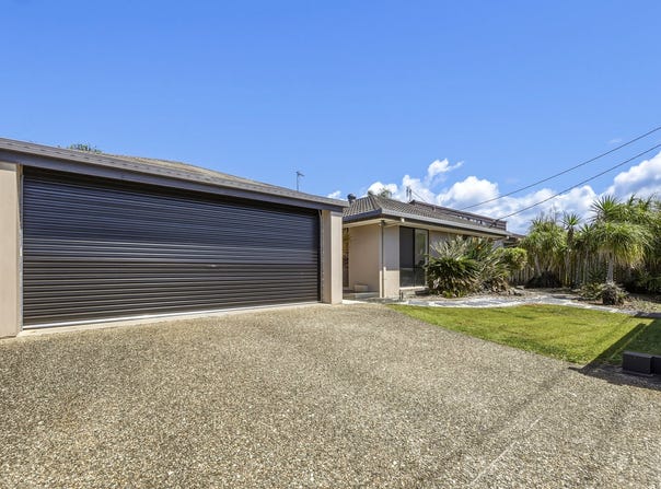 26 Coonawa Street, Buddina, Qld 4575