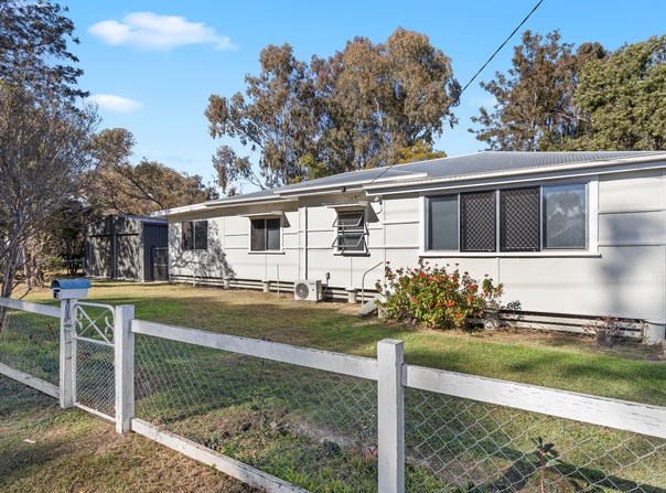 15 Tyrrell Street, Oakey, Qld 4401