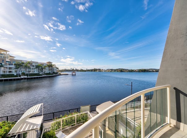 41 Watts Drive, Varsity Lakes, Qld 4227