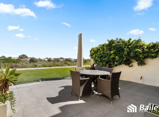 2/36 Cormorant Court, West Lakes Shore, SA 5020
