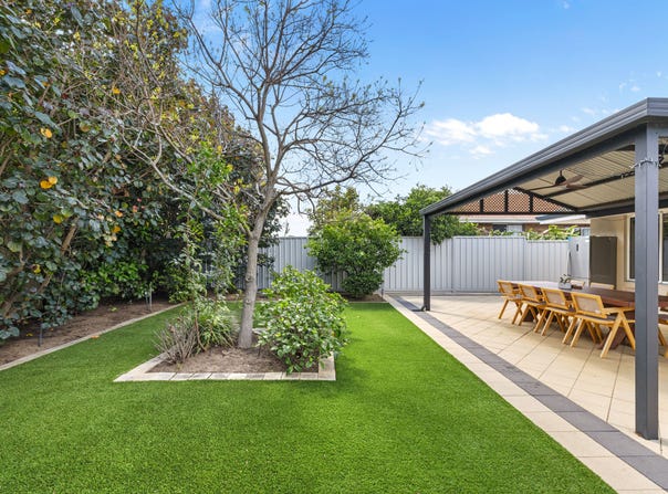 5 Avocet Road, Stirling, WA 6021