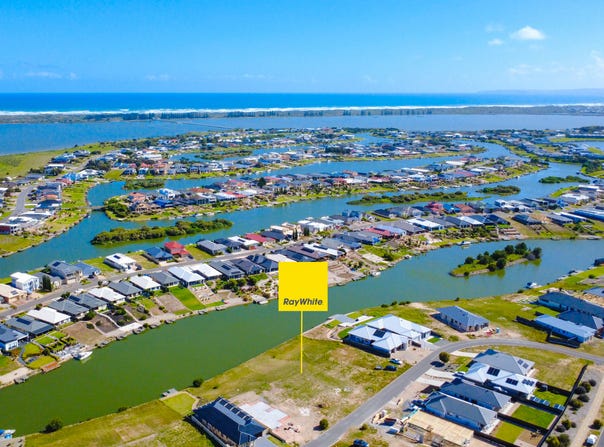 18 Tyro Parade, Hindmarsh Island, SA 5214