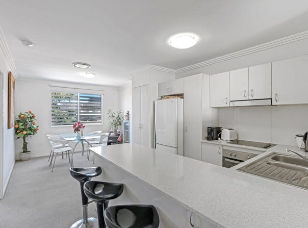 24/6-10 Rose Street, Southport, Qld 4215