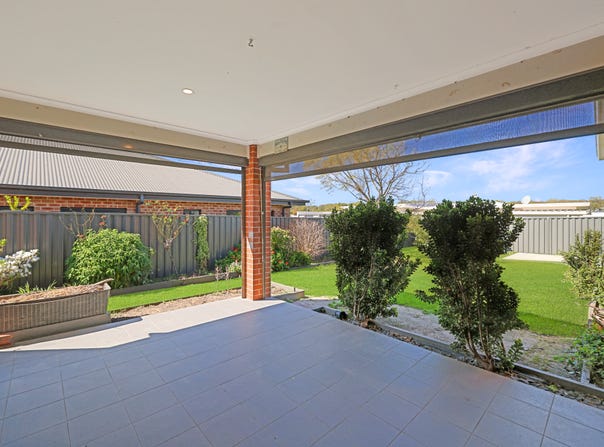 6 Peacehaven Way, Sussex Inlet, NSW 2540