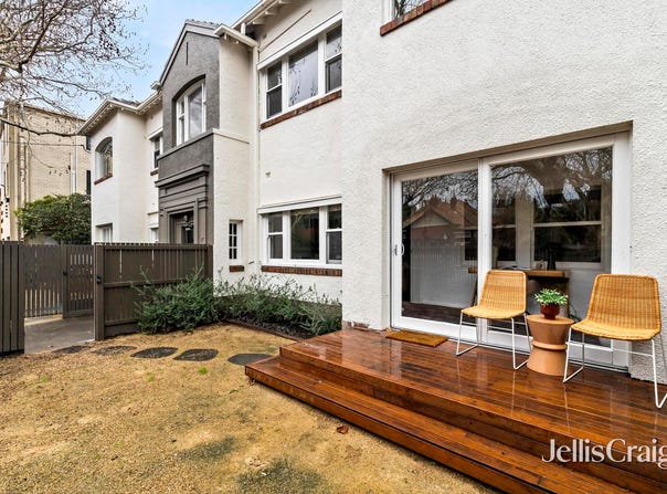 2/27 Bendigo Avenue, Elwood, Vic 3184
