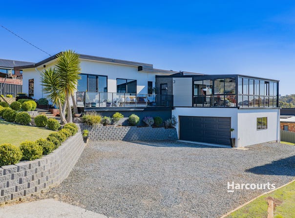 16 South Road, Penguin, Tas 7316