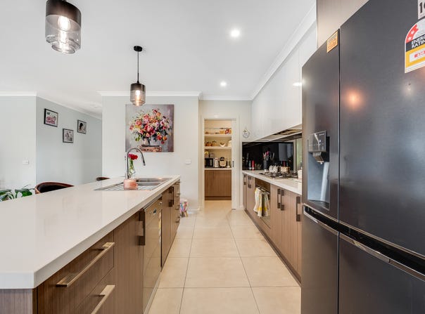 69 Riverboat Drive, Thurgoona, NSW 2640