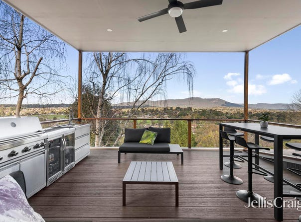 24 Struan Avenue, Mooroolbark, Vic 3138