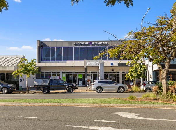 27 Brighton Road, Sandgate, Qld 4017