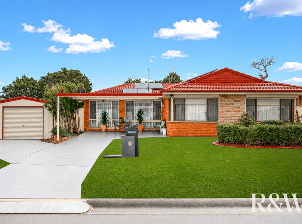 4 Nightmist Grove, St Clair, NSW 2759