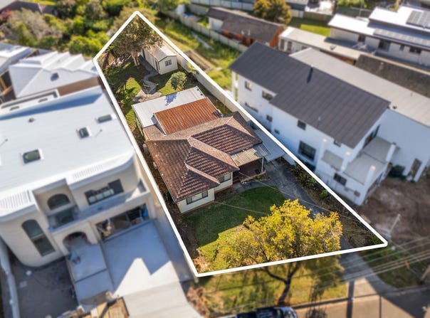 9 Illawong Crescent, Greenacre, NSW 2190