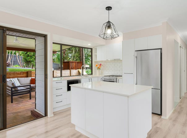 32 Aethalia Street, Currumbin Waters, Qld 4223