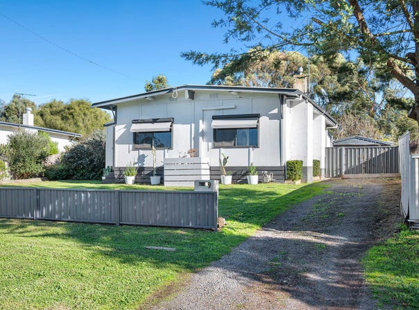 9 Grange Street, Hamilton, Vic 3300