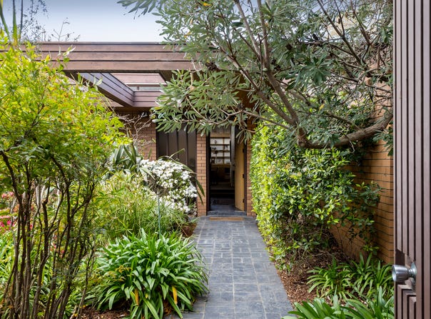 16 Fosbery Avenue, Caulfield North, Vic 3161