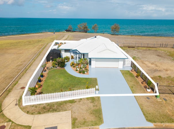 18 Sea Esplanade, Elliott Heads, Qld 4670
