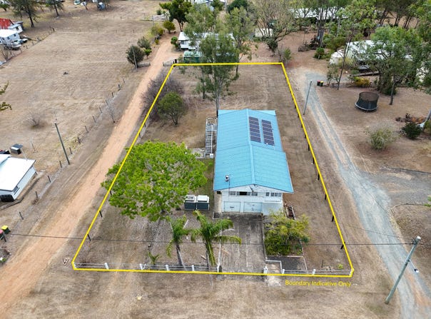 13 East Street, Esk, Qld 4312
