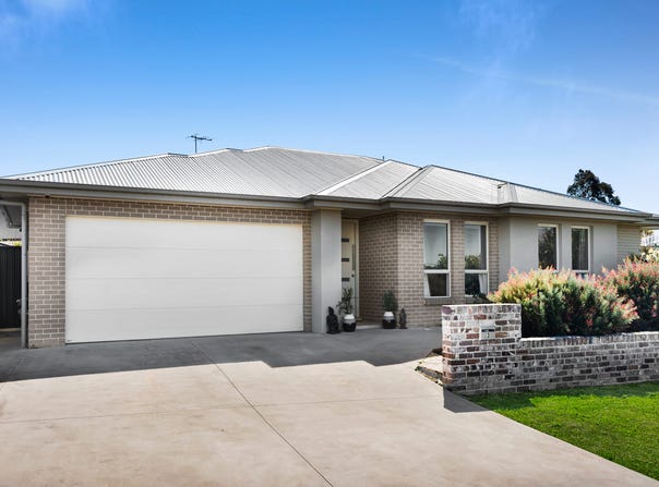 3 & 3a Grey Box Circuit, Tahmoor, NSW 2573